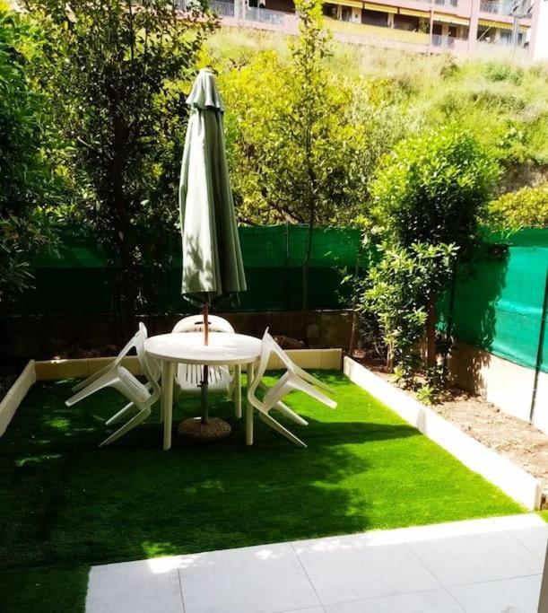 Menton, Appartement/Jardin, Proche Mer Et Centre Buitenkant foto
